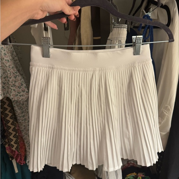 Lululemon new skirt size 2. Worn only once for a photoshoot. - Picture 4 of 7